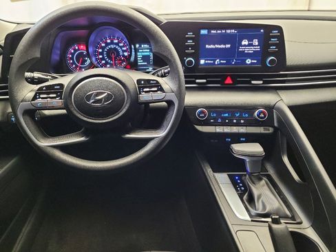 Used 2023 Hyundai Elantra SEL image 22