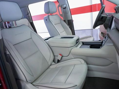 Used 2023 GMC Yukon XL Denali image 24