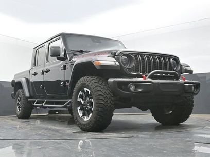 Used 2024 Jeep Gladiator Rubicon w/ Technology Group
