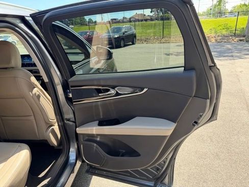 Used 2023 Lincoln Nautilus AWD image 23