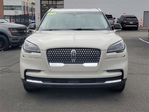 Certified 2023 Lincoln Aviator Reserve w/ Equipment Group 201A image 2