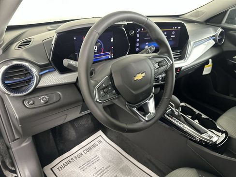 New 2026 Chevrolet Trax LT w/ LT Convenience Package FWD image 11