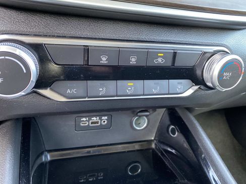 Used 2024 Nissan Altima 2.5 SV image 11