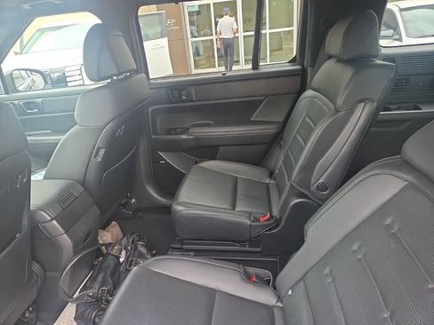 Used 2024 Hyundai Santa Fe Calligraphy FWD image 11