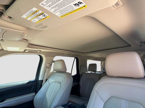 Used 2024 Ford Expedition Max Limited image 29