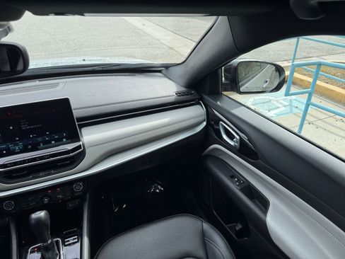 Used 2025 Jeep Compass Limited image 36