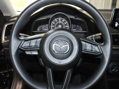 Used 2017 MAZDA MAZDA3 Sport image 11