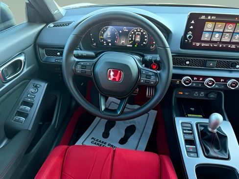 Used 2025 Honda Civic Type R image 14