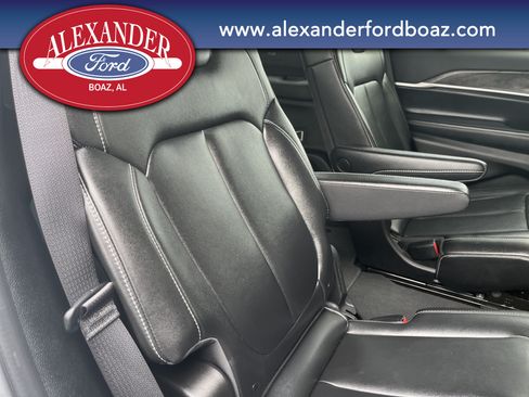 Used 2023 Jeep Grand Cherokee L Limited AWD/4WD image 17