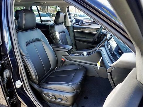 New 2023 Jeep Grand Cherokee 4WD 4xe image 15