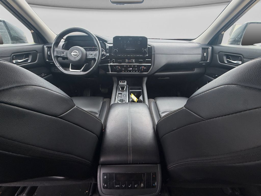 Used 2025 Nissan Pathfinder SL AWD/4WD image 24