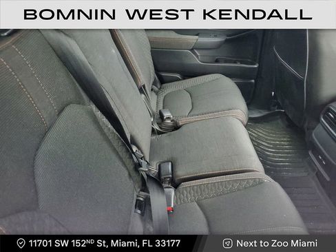 Used 2023 Honda Pilot Sport image 9