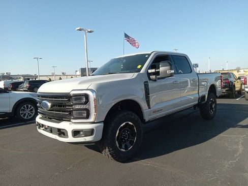Used 2025 Ford F250 Platinum w/ Tremor Off-Road Package image 3