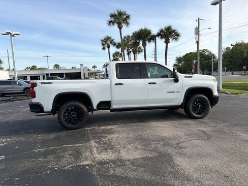 New 2026 Chevrolet Silverado 2500 LTZ w/ LTZ Plus Package AWD/4WD image 17