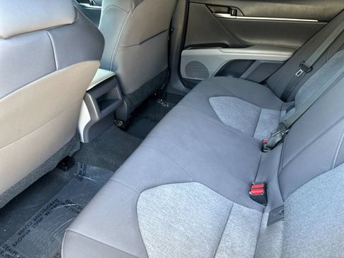 Used 2021 Toyota Camry LE w/ Convenience Package FWD image 11