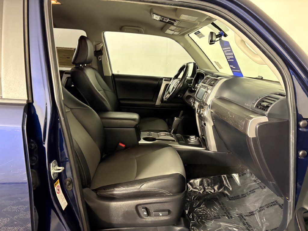 Used 2017 Toyota 4Runner SR5 Premium AWD/4WD image 33