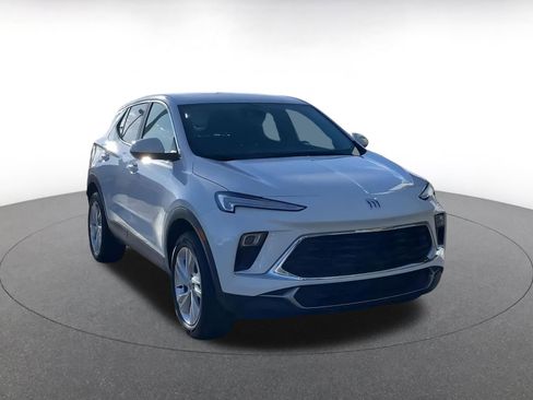 Used 2025 Buick Encore GX Preferred image 3