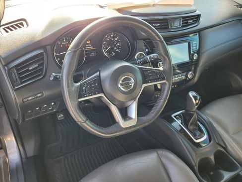 Used 2019 Nissan Rogue SV FWD image 26