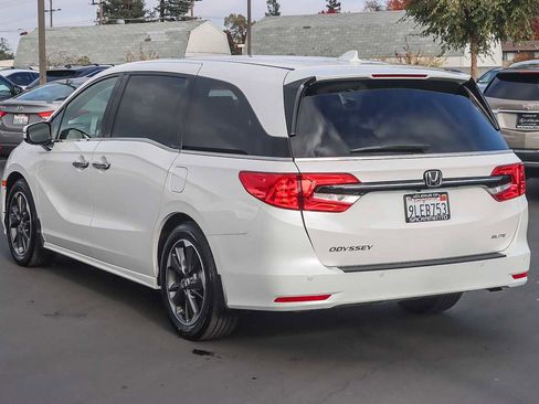Used 2024 Honda Odyssey Elite image 2