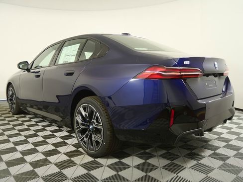 New 2026 BMW i5 eDrive40 w/ M Sport Package image 5