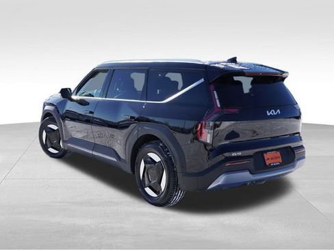 Used 2026 Kia EV9 Wind image 7