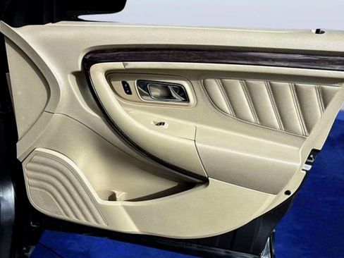 Used 2018 Ford Taurus Limited w/ Driver Assist Package AWD/4WD image 19