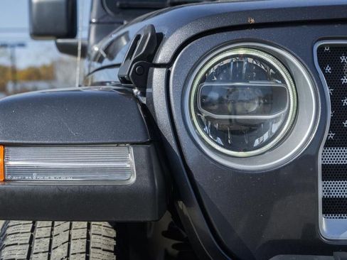 Used 2020 Jeep Wrangler Unlimited Sahara image 12