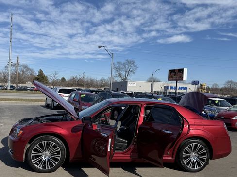 Used 2014 Chrysler 300 S RWD image 25