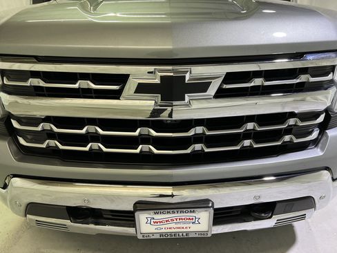 Used 2023 Chevrolet Silverado 1500 LTZ w/ LTZ Premium Package image 4