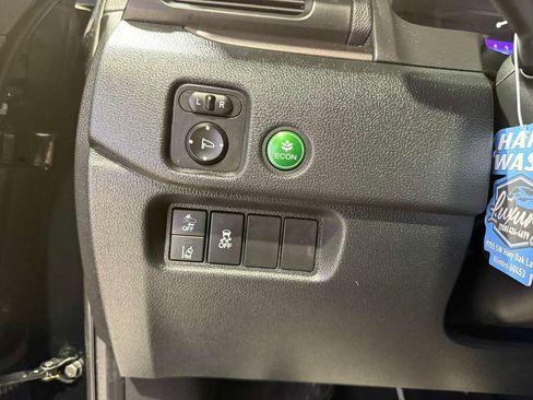 Used 2022 Honda Pilot Sport image 22