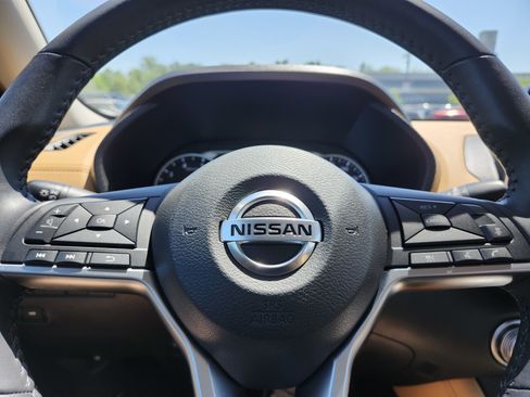 Used 2021 Nissan Sentra SV w/ SV Premium Package FWD image 27
