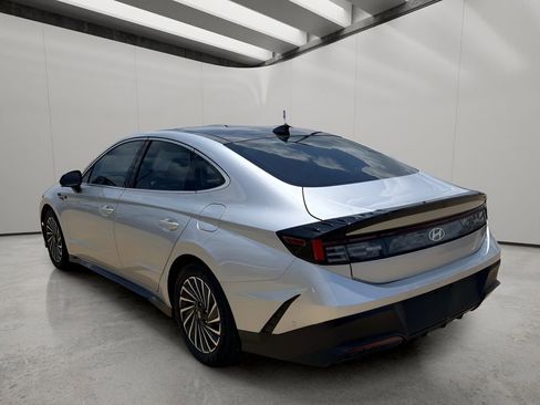 Used 2024 Hyundai Sonata Limited FWD image 3