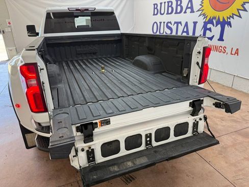 Used 2022 Chevrolet Silverado 3500 High Country w/ Technology Package image 23