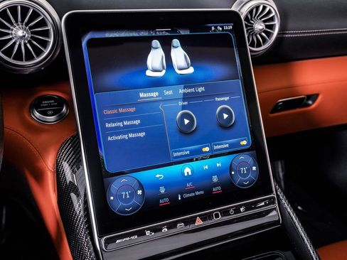 Used 2022 Mercedes-Benz SL 63 AMG 4MATIC image 30