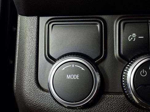 Used 2022 GMC Yukon XL SLE w/ Gmc Pro Safety Plus Package image 23