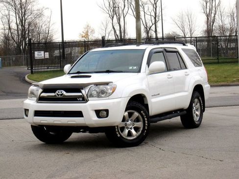 Used 2007 Toyota 4Runner SR5 image 3