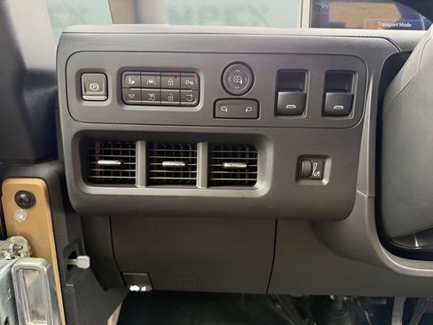 Used 2024 Chevrolet Brightdrop 600 w/ Battery Pack, Max Range AWD/4WD image 22