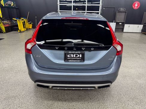 Used 2018 Volvo V60 T5 Cross Country w/ Convenience Package image 4