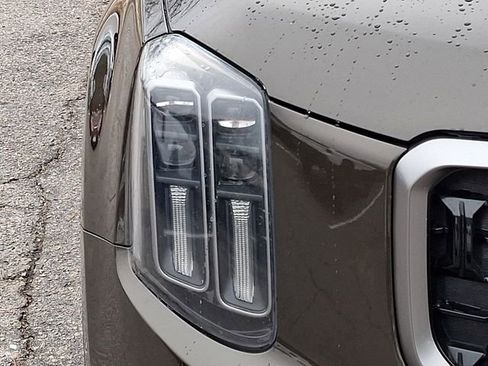 Used 2023 Kia Telluride EX X-Line image 11
