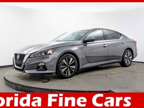 Used 2019 Nissan Altima 2.5 SV image 1