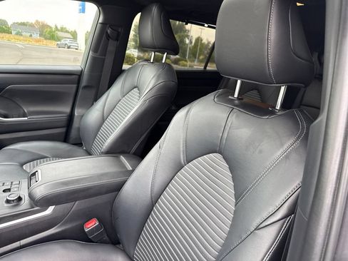Used 2024 Toyota Highlander XSE AWD/4WD image 27