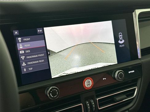 Certified 2026 Porsche Macan S AWD/4WD image 23
