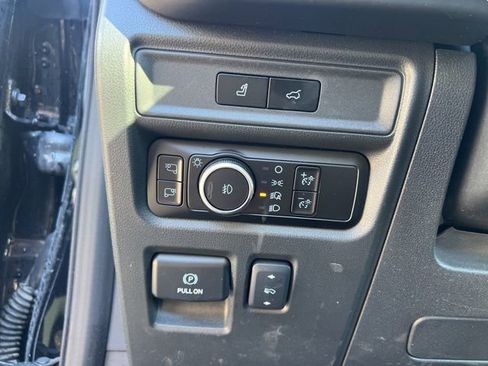 Used 2023 Ford Expedition Max Platinum AWD/4WD image 28