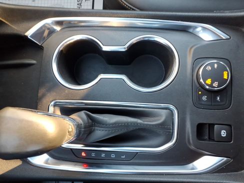 Used 2023 Chevrolet Traverse LT image 26