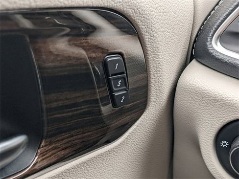 Used 2023 Chrysler Pacifica Limited image 20