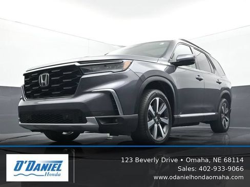 Used 2024 Honda Pilot Touring image 9