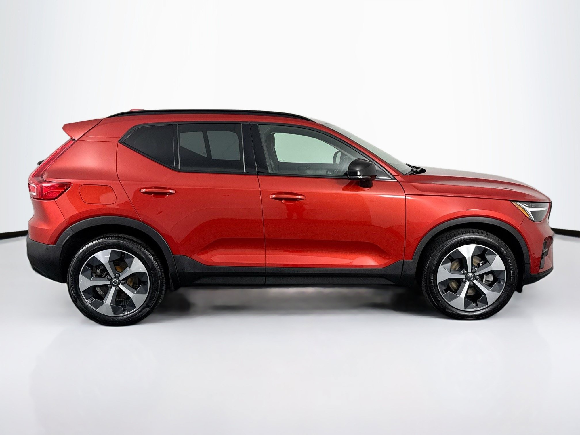 Used 2023 Volvo XC40 B5 Ultimate AWD/4WD image 16