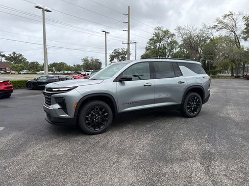 New 2026 Chevrolet Traverse LT w/ Midnight/Sport Edition FWD image 3
