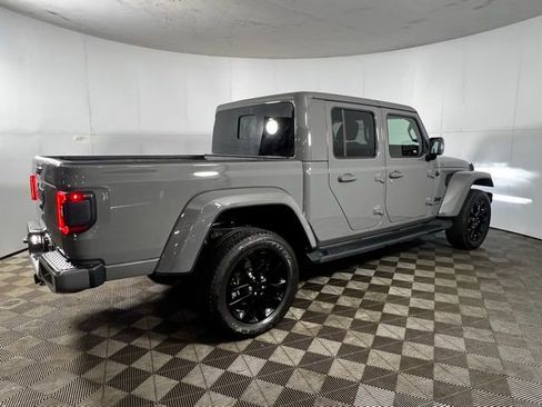 Used 2023 Jeep Gladiator Overland image 2