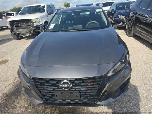 Used 2024 Nissan Altima 2.5 SR FWD image 3
